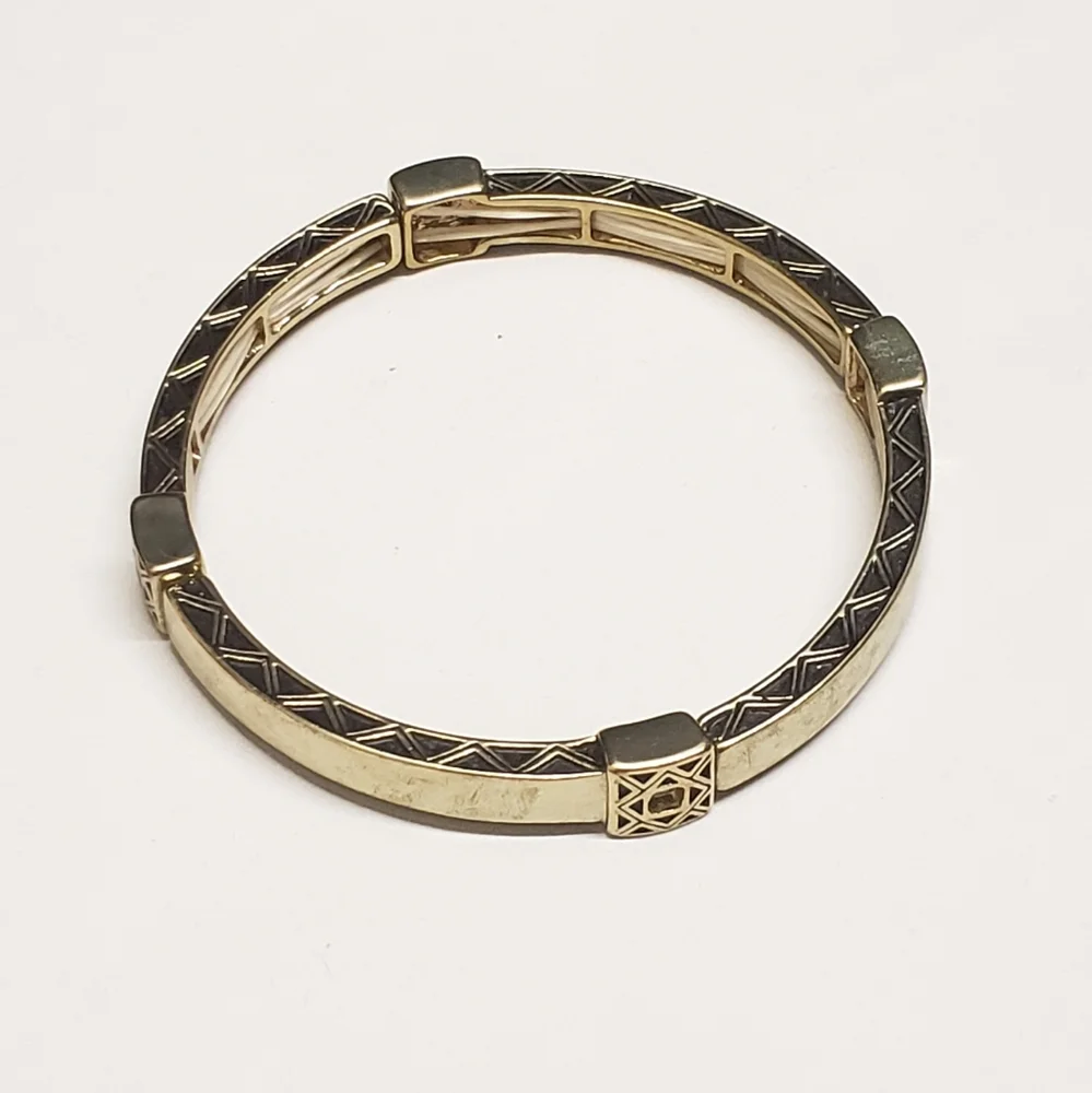 Unique Gold Tone Triangular Design Stretch Bracelet